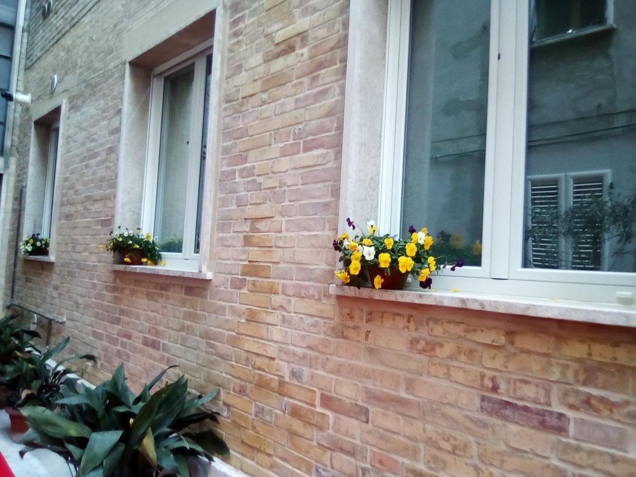 Officina Urban Sleep Bed & Breakfast San Benedetto del Tronto Exterior photo