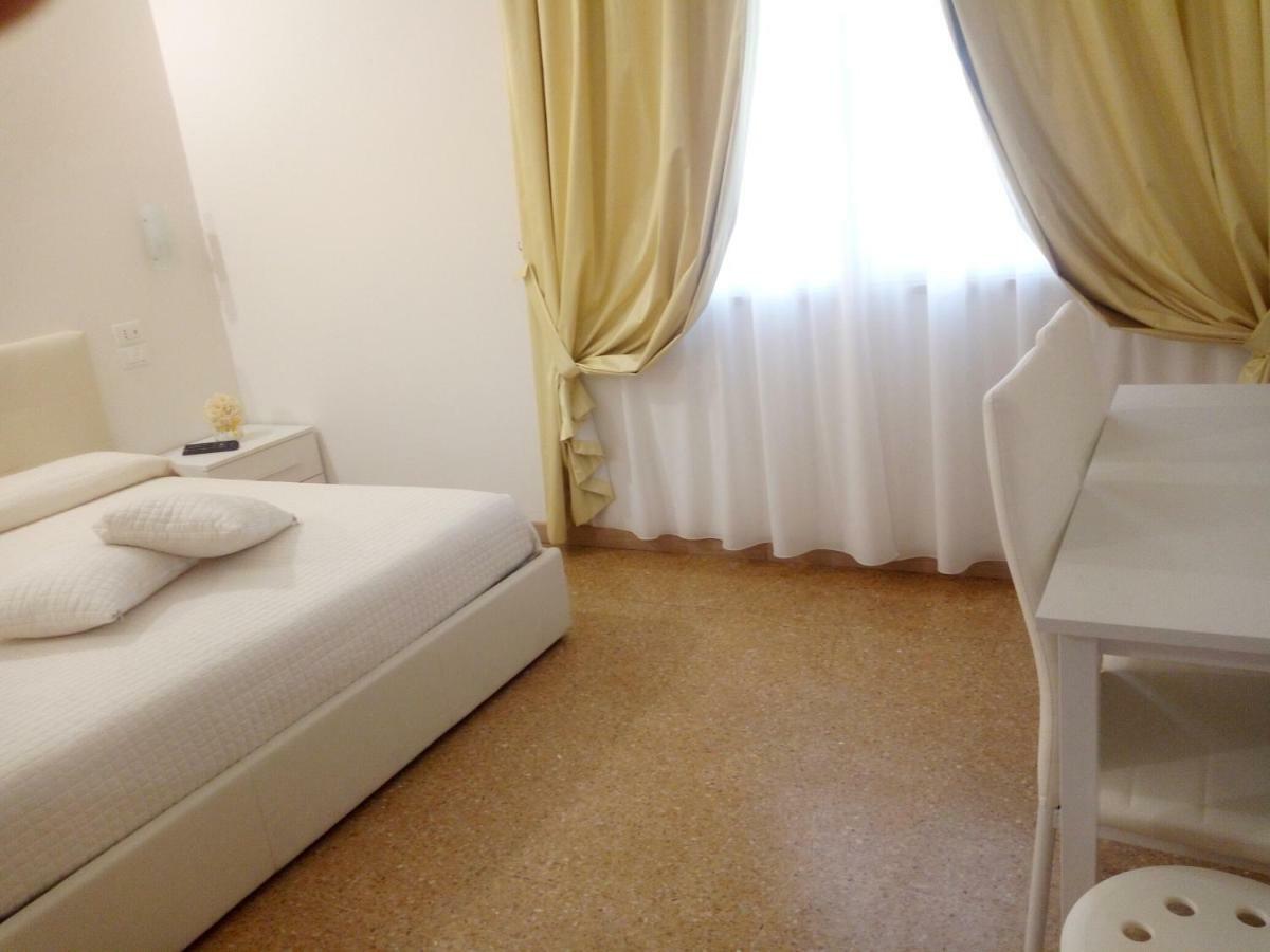 Officina Urban Sleep Bed & Breakfast San Benedetto del Tronto Exterior photo